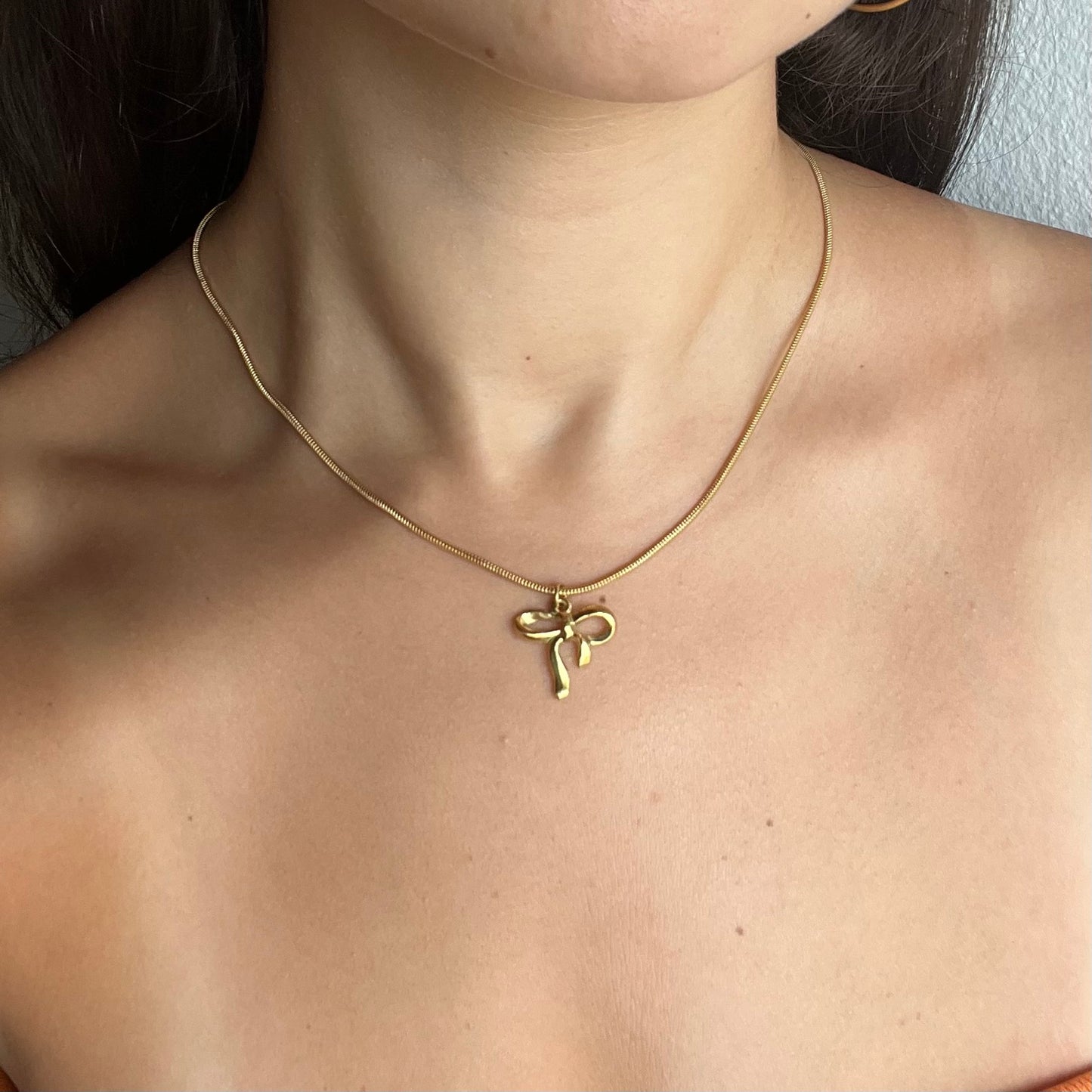 Dainty Bow necklace