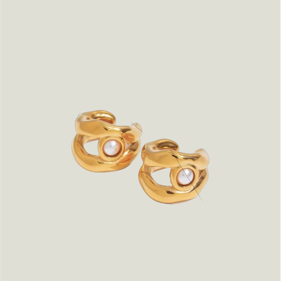 Chunky Pearl Ear Cuff